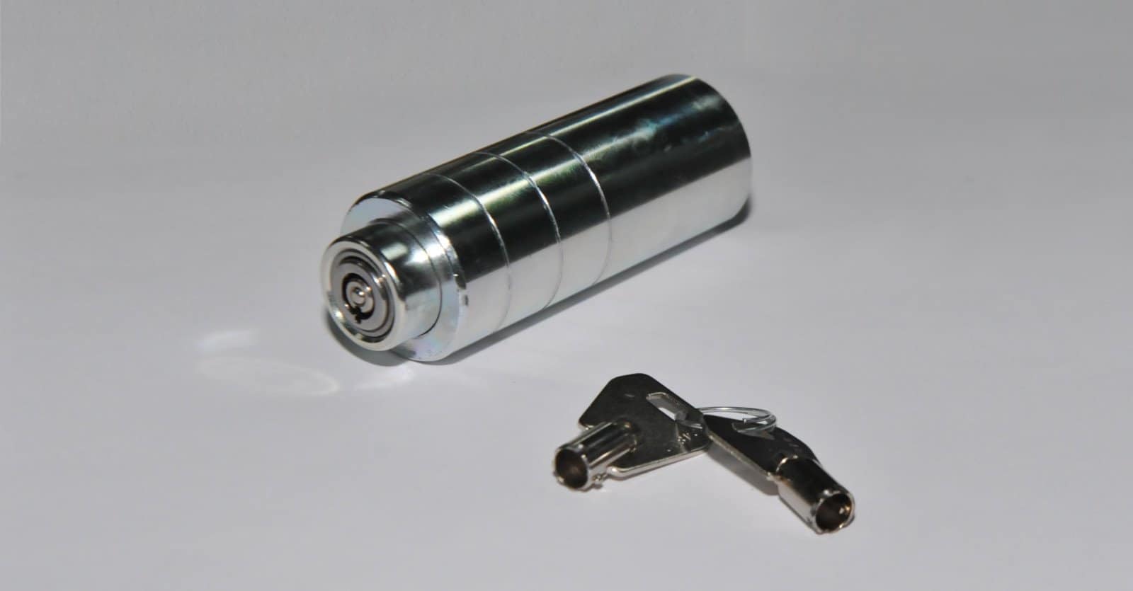 thumbnail image 2 of Tractor-Trailer Air Brake Lock - Heavy Duty Anti-Theft Lock For Truck Parking Brake & Trailer Air Valves 2 of 12
